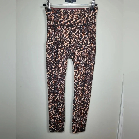 Lululemon Invigorate High-Rise Crop 23” Motion Flux Multi sz 2 - Picture 3 of 8